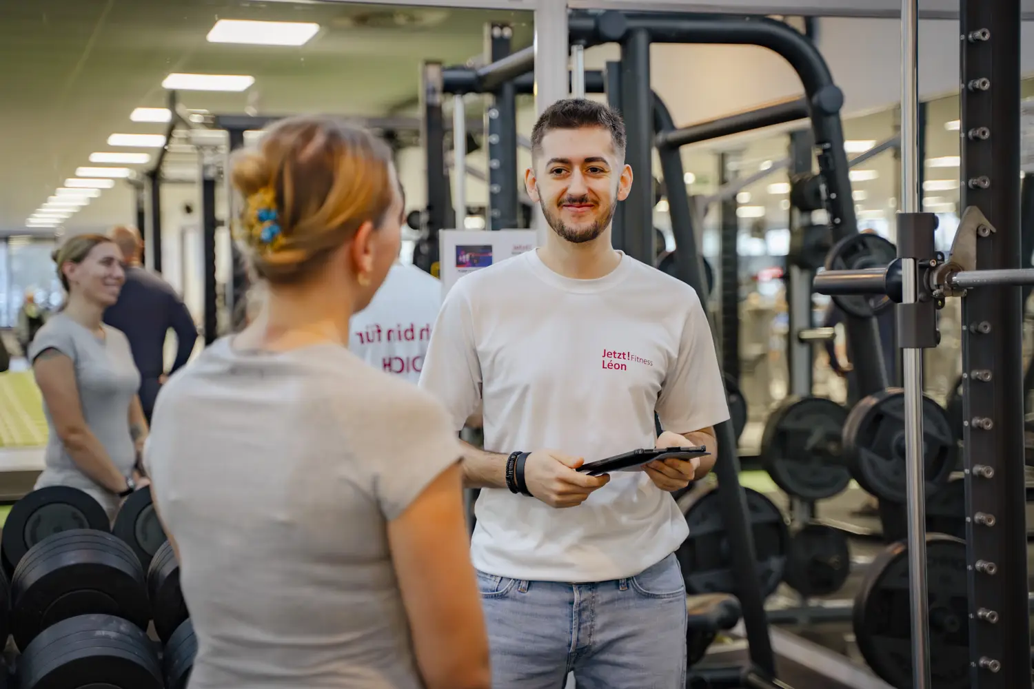 Persönliche Trainingsberatung mit Tablet im JETZT!